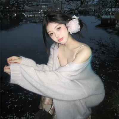 校服的裙摆